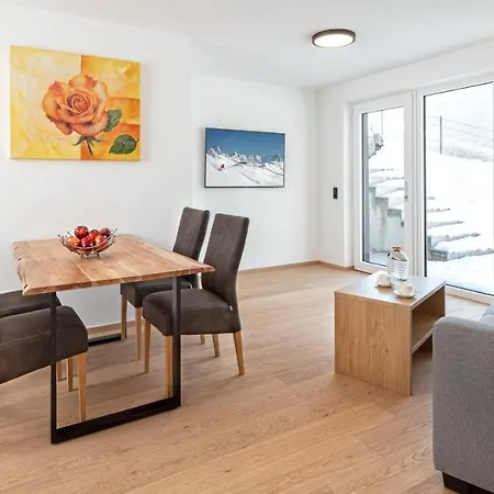 アパート And Mountains マイスホーフェン